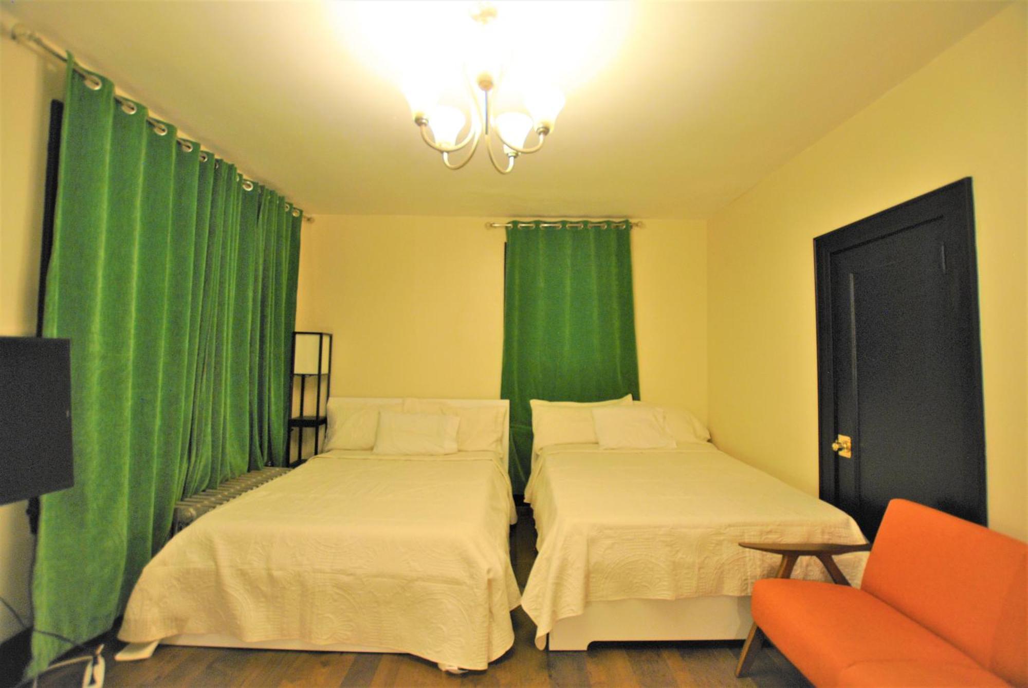 Ewr Airport Multilevel Guest House Room With 2-3 Beds Newark Exterior photo
