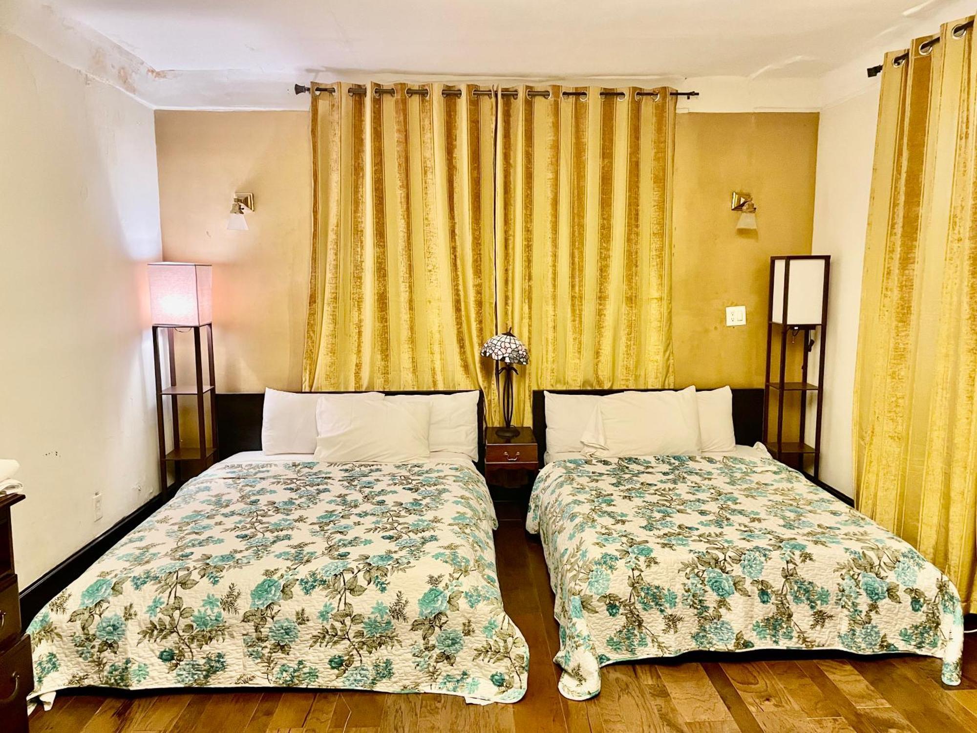 Ewr Airport Multilevel Guest House Room With 2-3 Beds Newark Exterior photo